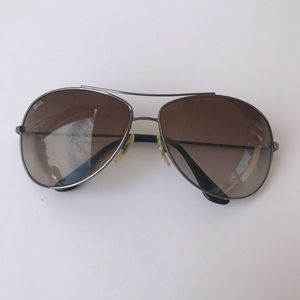 Ray-Ban aviators sunglasses